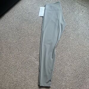 Lululemon Wunder Under 28” SmoothCover HR Army Green Tight. Size 14